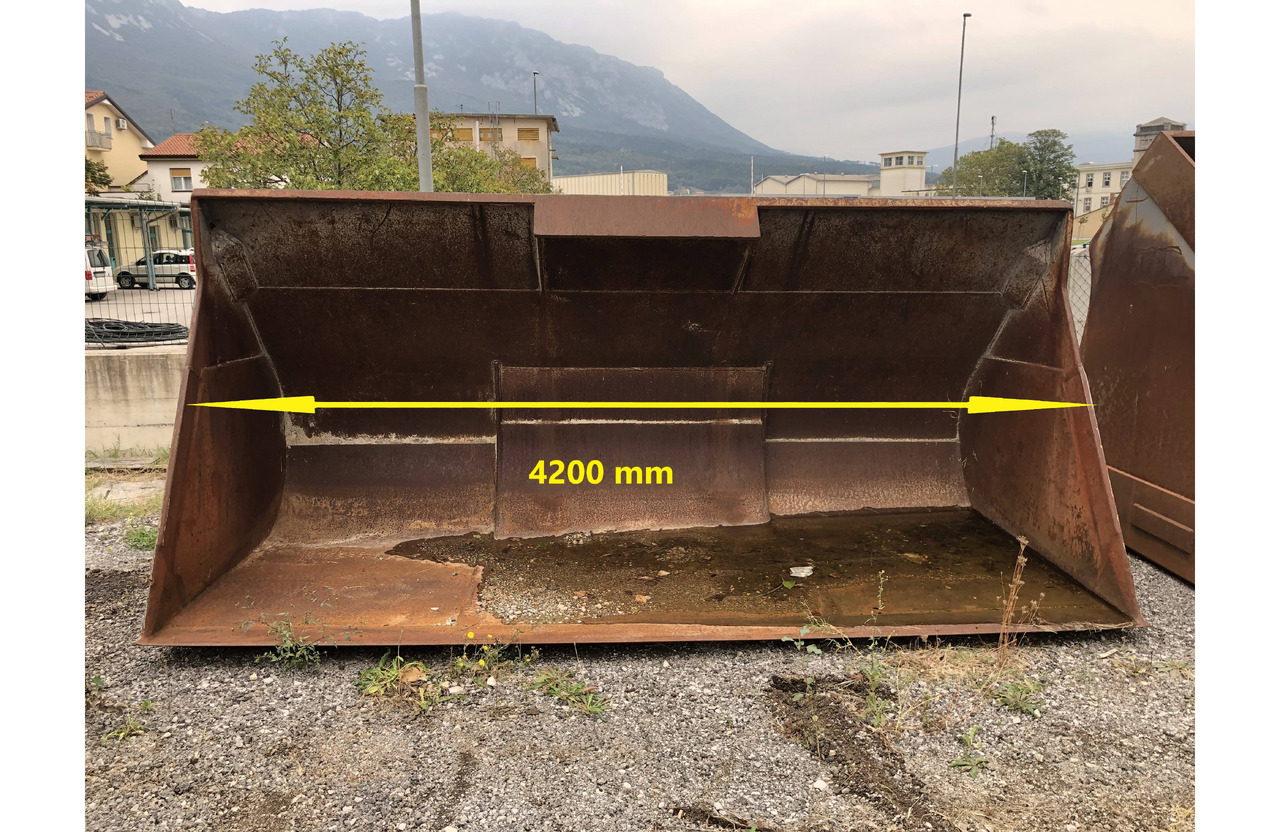 Verachtert loader bucket 4200 mm Volvo - Iekrāvēja kauss: foto 1 Verachtert loader bucket 4200 mm Volvo - Iekrāvēja kauss: foto 1