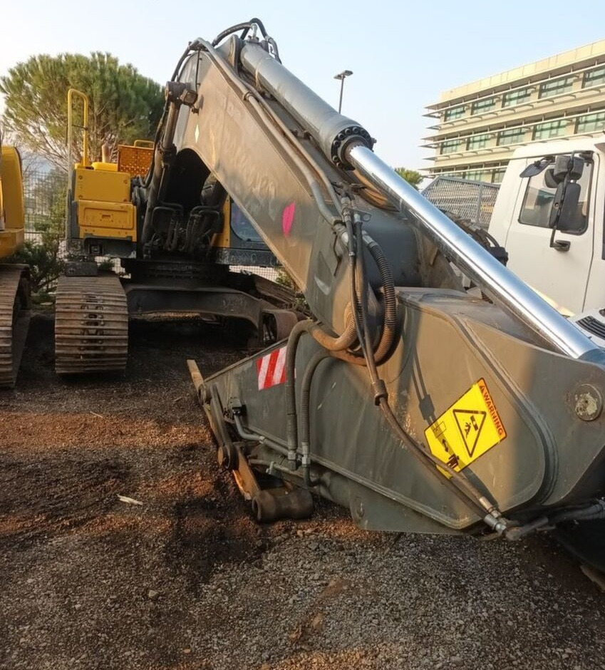Volvo EC210BNL - Kāpurķēžu ekskavators: foto 1 Volvo EC210BNL - Kāpurķēžu ekskavators: foto 1