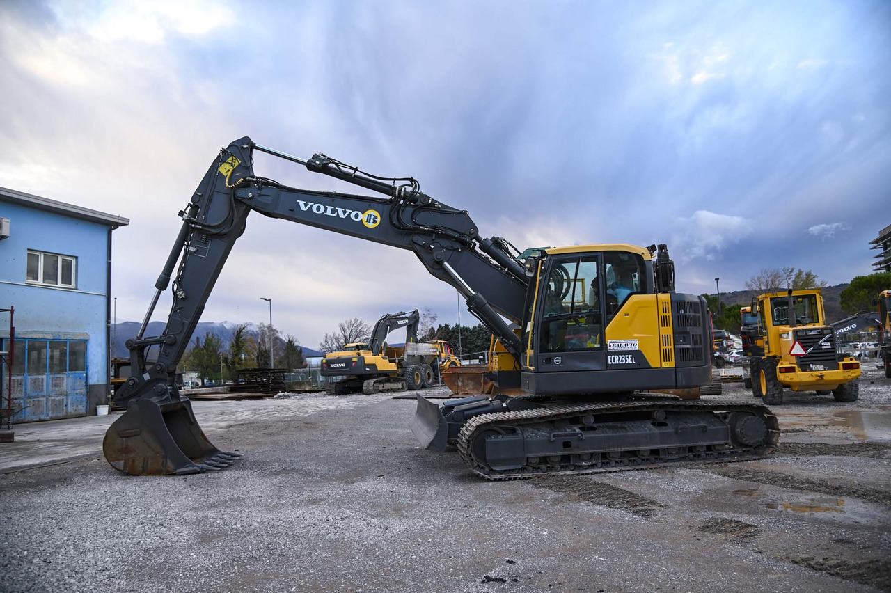 Volvo ECR235EL - Kāpurķēžu ekskavators: foto 3 Volvo ECR235EL - Kāpurķēžu ekskavators: foto 3