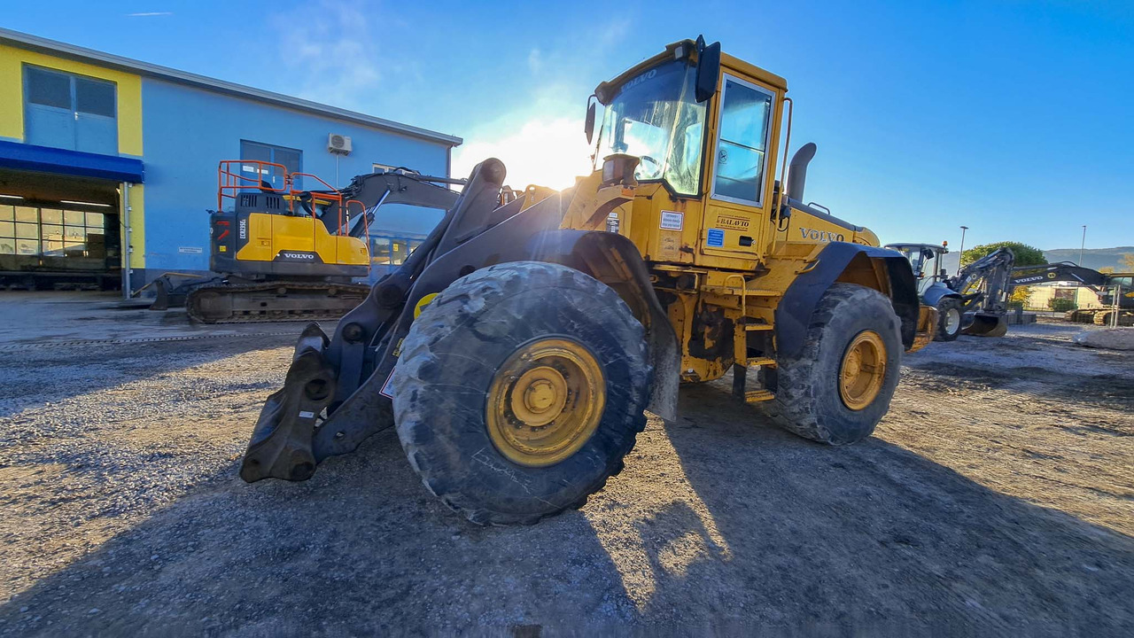 Volvo L120E - Riteņu iekrāvējs: foto 1 Volvo L120E - Riteņu iekrāvējs: foto 1