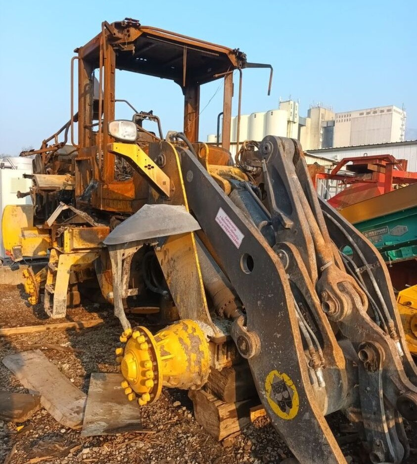 Volvo L120H - Riteņu iekrāvējs: foto 1 Volvo L120H - Riteņu iekrāvējs: foto 1