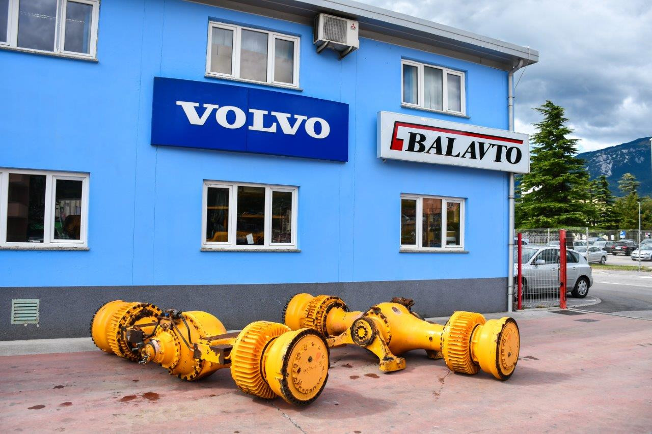 Volvo L350F - Asis un rezerves daļas - Riteņu iekrāvējs: foto 3 Volvo L350F - Asis un rezerves daļas - Riteņu iekrāvējs: foto 3