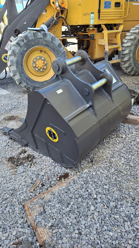 Volvo digging bucket 1200 mm UNI65 - Ekskavatora kauss - Ekskavators: foto 3 Volvo digging bucket 1200 mm UNI65 - Ekskavatora kauss - Ekskavators: foto 3