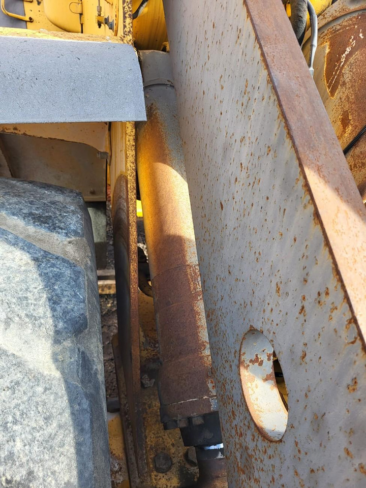 Volvo lifting hydraulic cylinder - Hidrauliskais cilindrs - Riteņu iekrāvējs: foto 1 Volvo lifting hydraulic cylinder - Hidrauliskais cilindrs - Riteņu iekrāvējs: foto 1