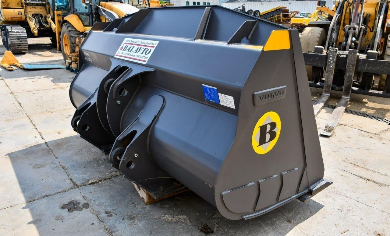 Volvo loader bucket 2800 mm for Volvo wheel loaders - Iekrāvēja kauss: foto 3 Volvo loader bucket 2800 mm for Volvo wheel loaders - Iekrāvēja kauss: foto 3