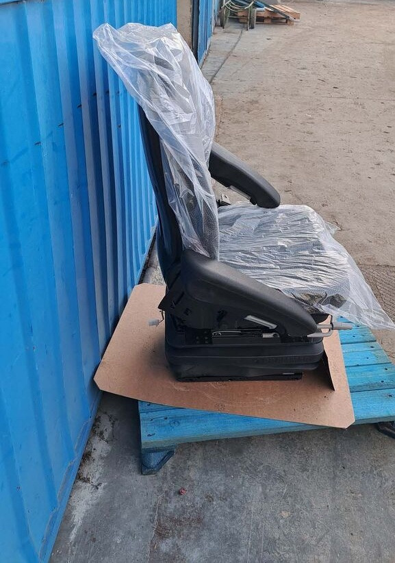 Volvo seat 11309082 for Volvo L45F, L45G, L45H, L50F, L50G, L50H - Sēdeklis - Riteņu iekrāvējs: foto 3 Volvo seat 11309082 for Volvo L45F, L45G, L45H, L50F, L50G, L50H - Sēdeklis - Riteņu iekrāvējs: foto 3