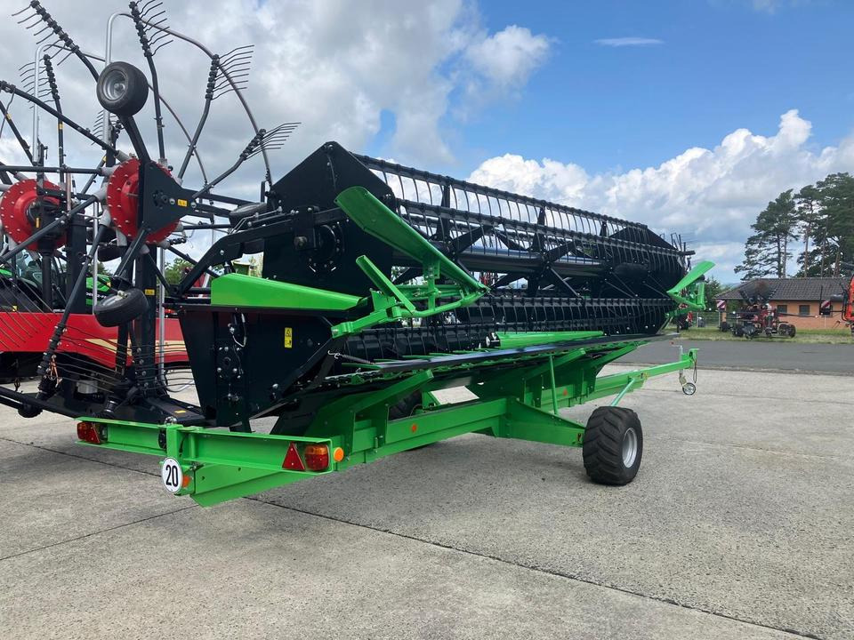 Deutz Fahr Schneidwerk DH540A inkl Schneidwerkwagen Mähdrescher - Labības heders: foto 1 Deutz Fahr Schneidwerk DH540A inkl Schneidwerkwagen Mähdrescher - Labības heders: foto 1