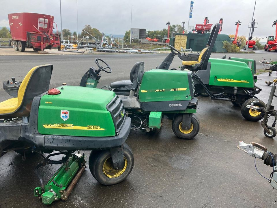 John Deere Spindelmäher, Großflächenmäher 2243, 2500A, 3235C - Zāles pļāvējs: foto 2 John Deere Spindelmäher, Großflächenmäher 2243, 2500A, 3235C - Zāles pļāvējs: foto 2