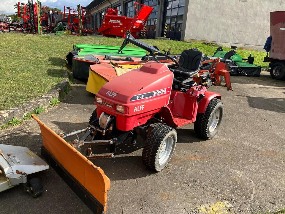 Kommunaltraktor Honda H5518 Schneeschild Winterdienst - Komunālais traktors: foto 4 Kommunaltraktor Honda H5518 Schneeschild Winterdienst - Komunālais traktors: foto 4