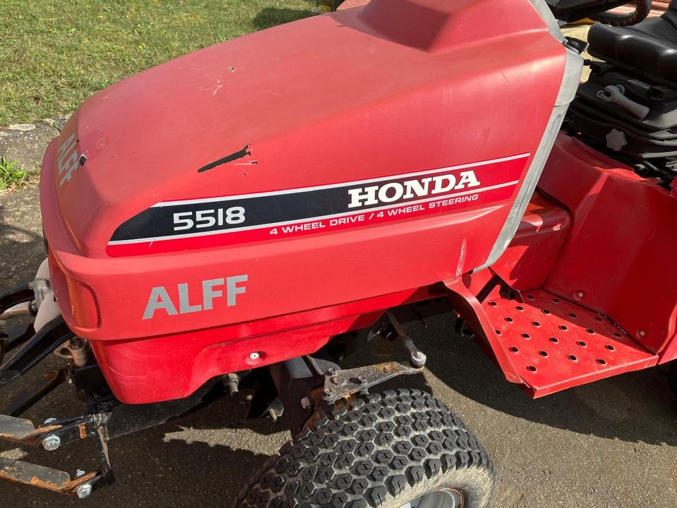 Kommunaltraktor Honda H5518 Schneeschild Winterdienst - Komunālais traktors: foto 5 Kommunaltraktor Honda H5518 Schneeschild Winterdienst - Komunālais traktors: foto 5