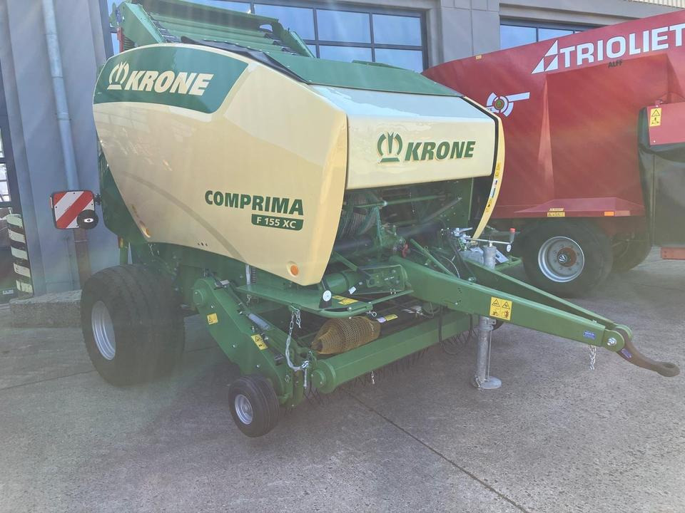 Krone Comprima F 155 XC Rundballenpresse Lagermaschine - Rituļu prese: foto 4 Krone Comprima F 155 XC Rundballenpresse Lagermaschine - Rituļu prese: foto 4