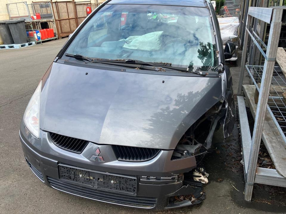 Mitsubishi Colt Unfallfahrzeug - Vieglā automašīna: foto 4 Mitsubishi Colt Unfallfahrzeug - Vieglā automašīna: foto 4