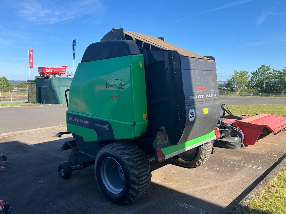 Rundballenpresse Deutz-Fahr Varimaster 590 14OC - Rituļu prese: foto 2 Rundballenpresse Deutz-Fahr Varimaster 590 14OC - Rituļu prese: foto 2