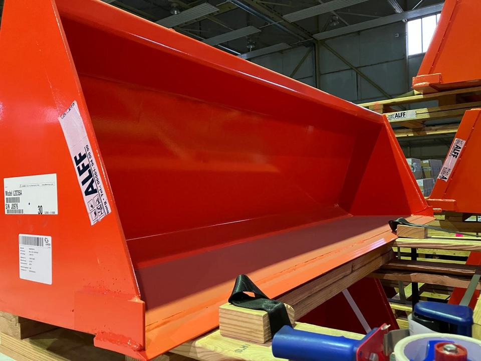 Schaufel Skid Steer 1,80m für Bobcat, Kubota, Solis, Branson - Iekrāvēja kauss: foto 1 Schaufel Skid Steer 1,80m für Bobcat, Kubota, Solis, Branson - Iekrāvēja kauss: foto 1