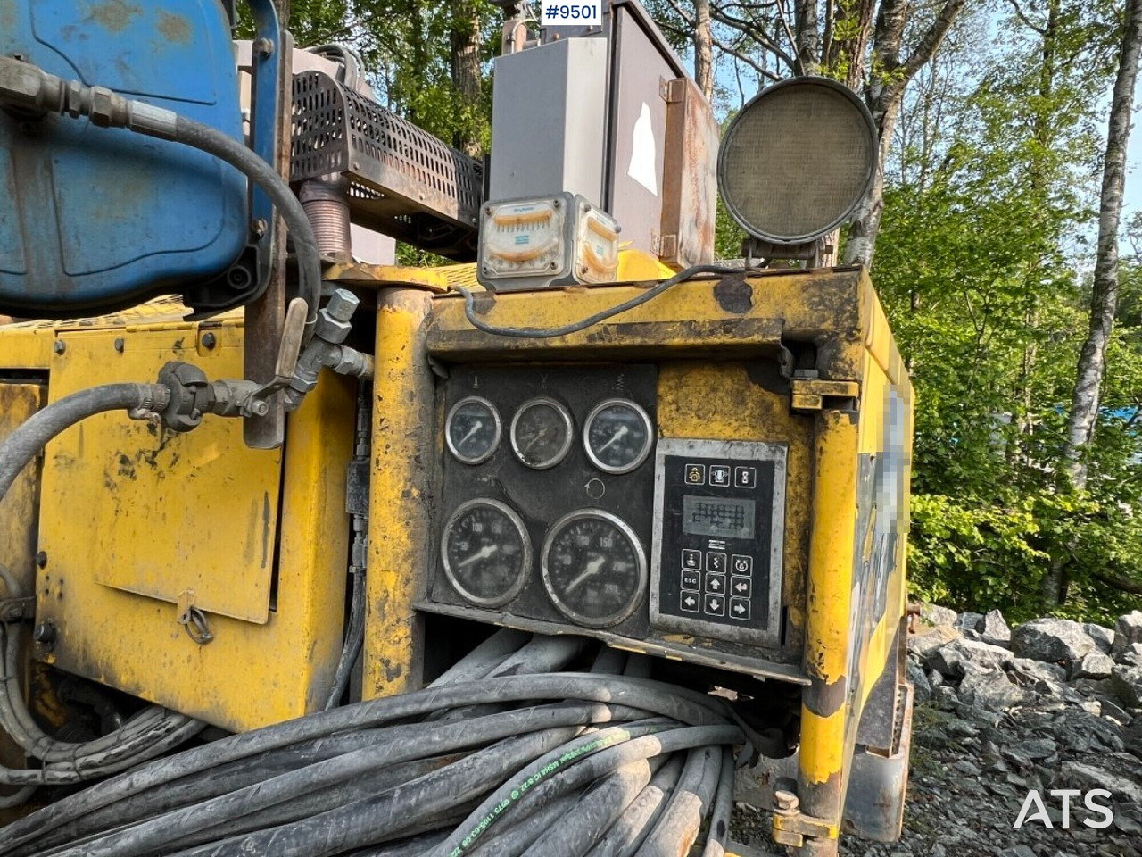 Atlas Copco Roc D3 Drill rig - Urbšanas mašīna: foto 4 Atlas Copco Roc D3 Drill rig - Urbšanas mašīna: foto 4