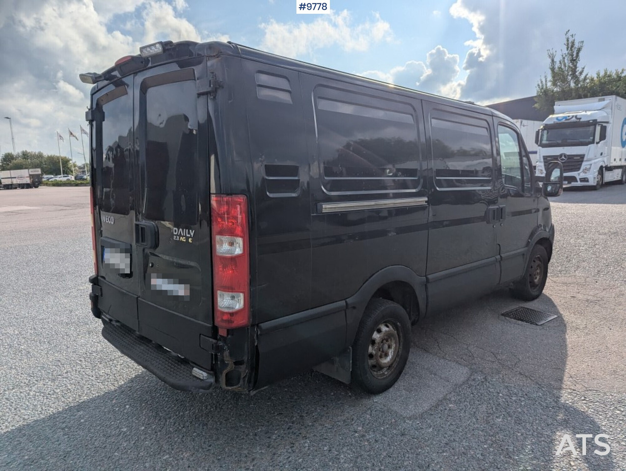 Box Truck Iveco Daily 29L12A V-300 - Kravas mikroautobuss: foto 4 Box Truck Iveco Daily 29L12A V-300 - Kravas mikroautobuss: foto 4