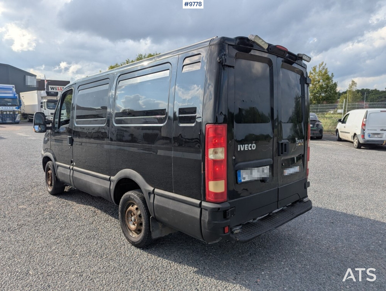 Box Truck Iveco Daily 29L12A V-300 - Kravas mikroautobuss: foto 3 Box Truck Iveco Daily 29L12A V-300 - Kravas mikroautobuss: foto 3