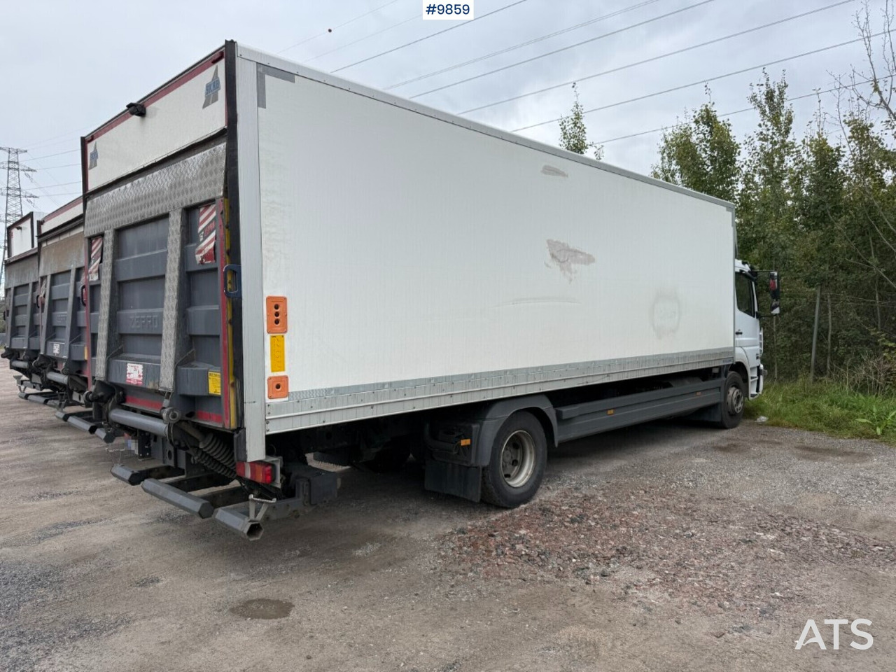 Box Truck Mercedes Benz Atego 1524 with openable side - Kravas automašīna ar slēgto virsbūvi: foto 4 Box Truck Mercedes Benz Atego 1524 with openable side - Kravas automašīna ar slēgto virsbūvi: foto 4