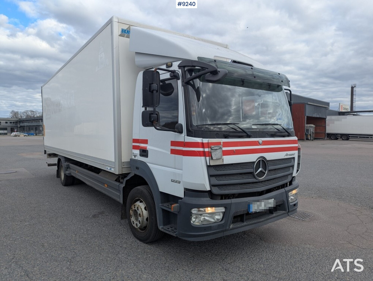 Box Truck Mercedes-Benz Atego with tail lift (SEE VIDEO) - Kravas automašīna ar slēgto virsbūvi: foto 2 Box Truck Mercedes-Benz Atego with tail lift (SEE VIDEO) - Kravas automašīna ar slēgto virsbūvi: foto 2