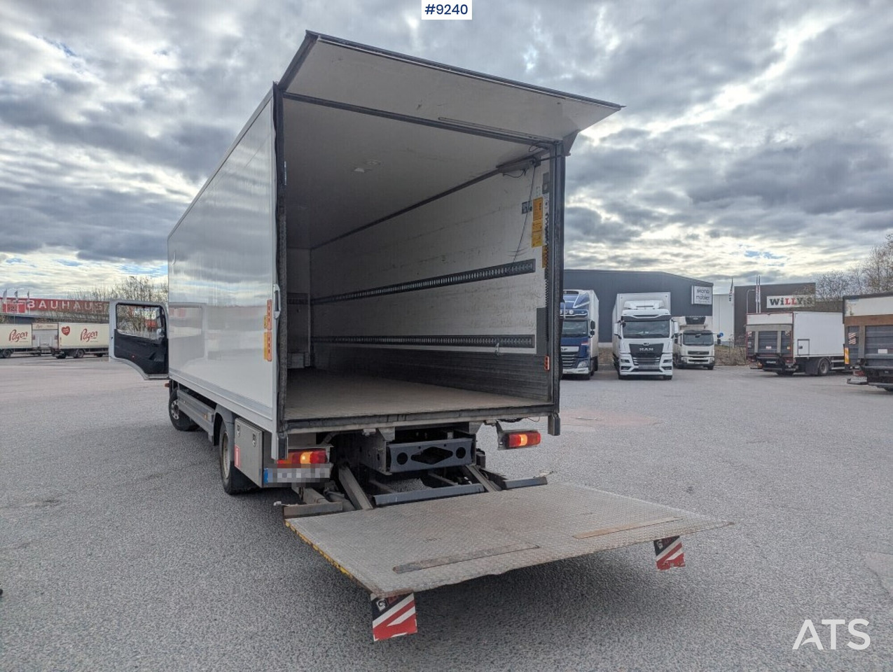 Box Truck Mercedes-Benz Atego with tail lift (SEE VIDEO) - Kravas automašīna ar slēgto virsbūvi: foto 3 Box Truck Mercedes-Benz Atego with tail lift (SEE VIDEO) - Kravas automašīna ar slēgto virsbūvi: foto 3