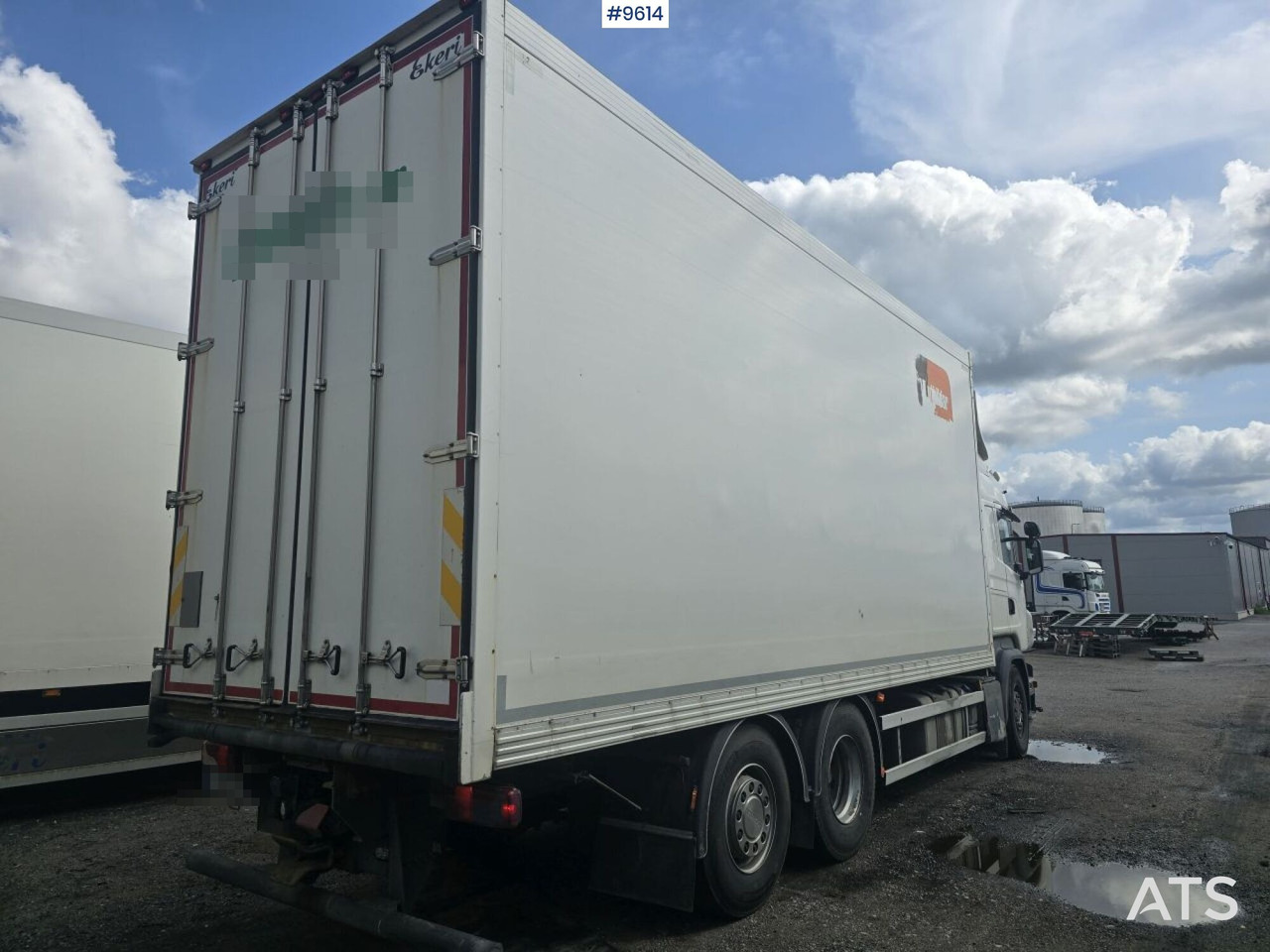 Box Truck Scania R490 - Kravas automašīna ar slēgto virsbūvi: foto 3 Box Truck Scania R490 - Kravas automašīna ar slēgto virsbūvi: foto 3