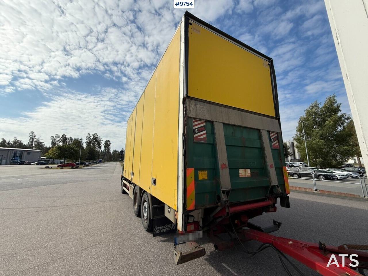 Box Truck Volvo FH 480 with 4-axle Ekeri trailer (VIDEO) - Kravas automašīna ar slēgto virsbūvi: foto 3 Box Truck Volvo FH 480 with 4-axle Ekeri trailer (VIDEO) - Kravas automašīna ar slēgto virsbūvi: foto 3