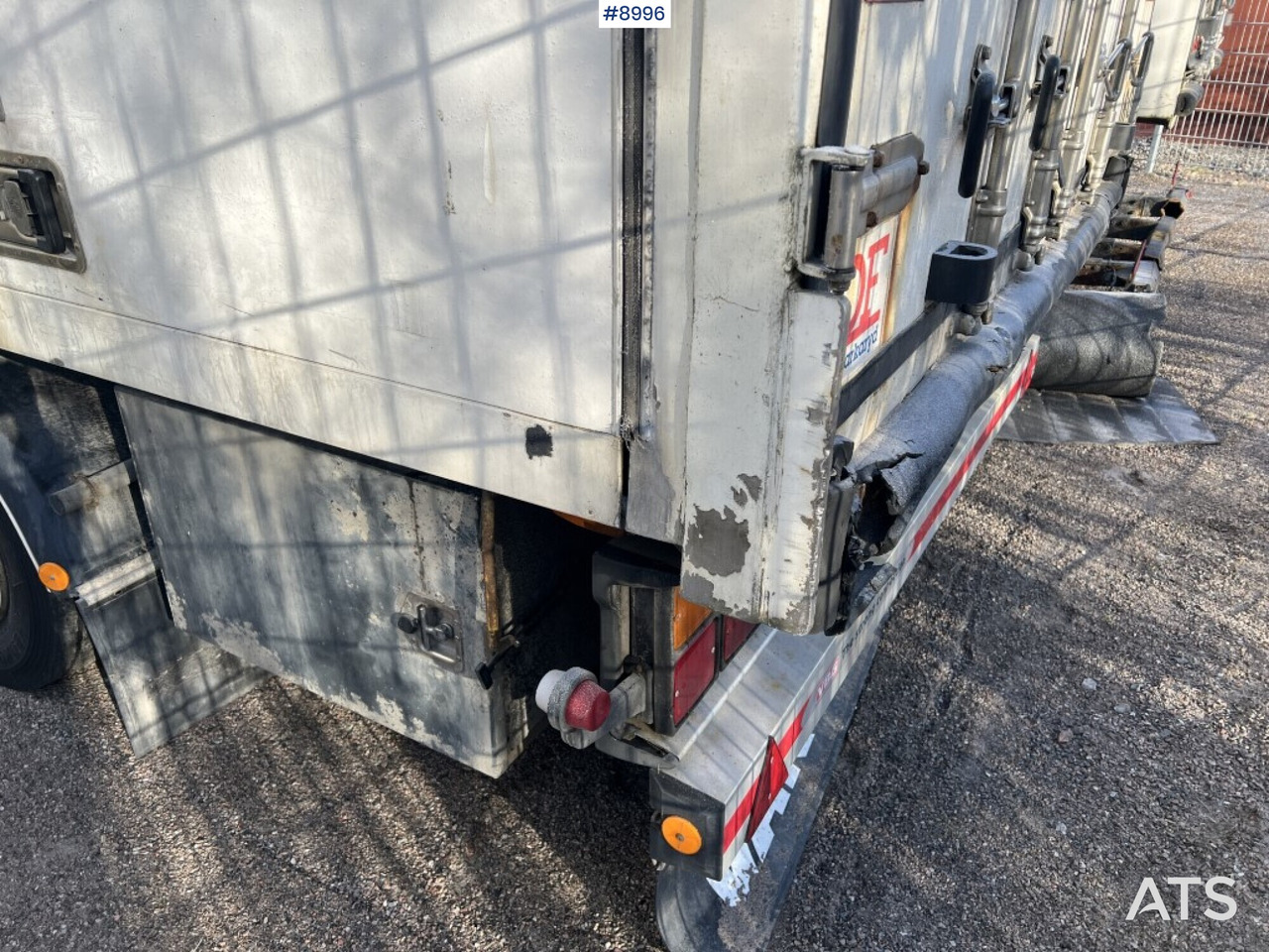 Box trailer EKERI L/L-4 - Piekabe slēgtā virsbūve: foto 4 Box trailer EKERI L/L-4 - Piekabe slēgtā virsbūve: foto 4