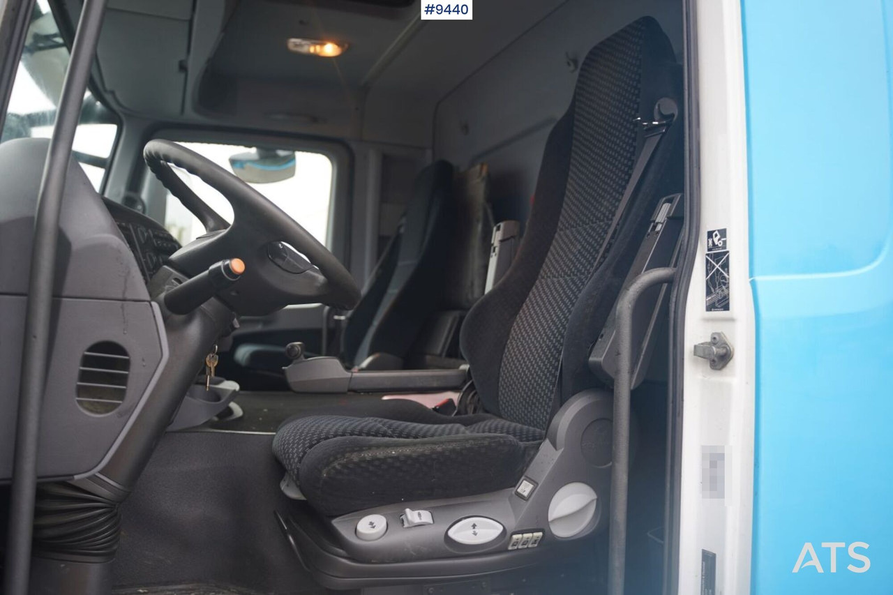 Kravas automašīna ar slēgto virsbūvi Box truck Mercedes Benz Actros (See Video): foto 6