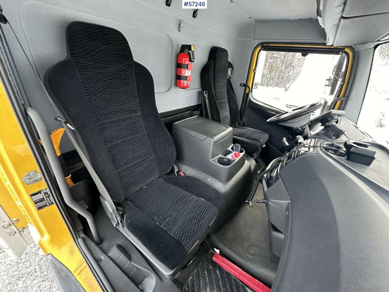 Box truck Mercedes Benz Atego 1523 with high and sinkable roof - Kravas automašīna ar slēgto virsbūvi: foto 5 Box truck Mercedes Benz Atego 1523 with high and sinkable roof - Kravas automašīna ar slēgto virsbūvi: foto 5