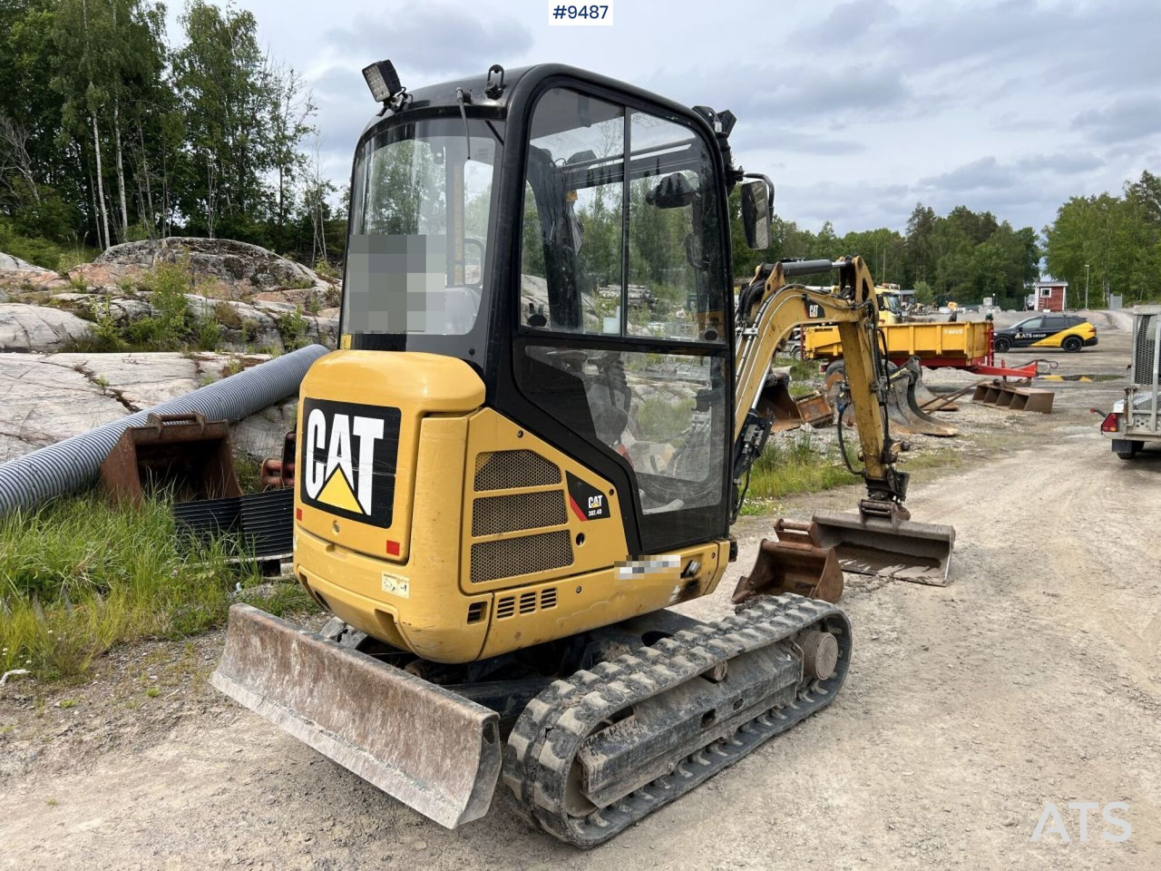 CAT 302,4D Mini excavator with attachments - Mini-ekskavators: foto 3 CAT 302,4D Mini excavator with attachments - Mini-ekskavators: foto 3