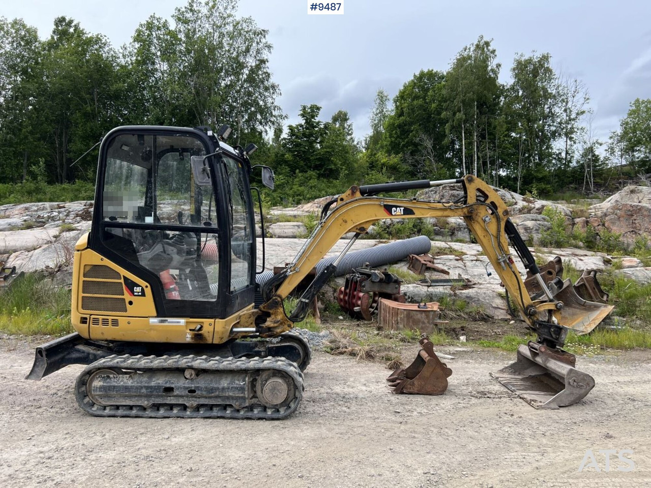 CAT 302,4D Mini excavator with attachments - Mini-ekskavators: foto 4 CAT 302,4D Mini excavator with attachments - Mini-ekskavators: foto 4