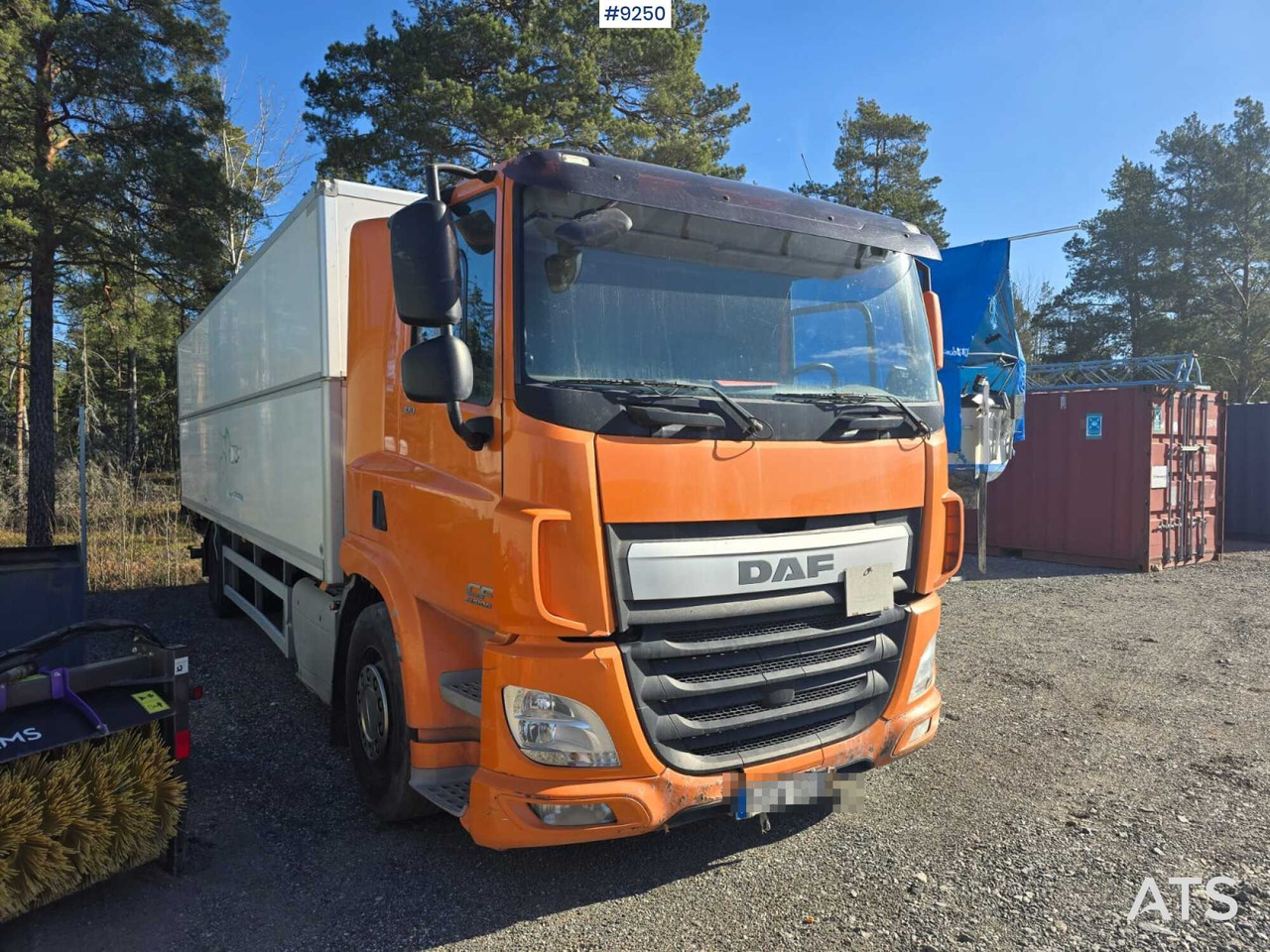 DAF CF 370Y Box truck, Height adjustable box - Kravas automašīna ar slēgto virsbūvi: foto 2 DAF CF 370Y Box truck, Height adjustable box - Kravas automašīna ar slēgto virsbūvi: foto 2