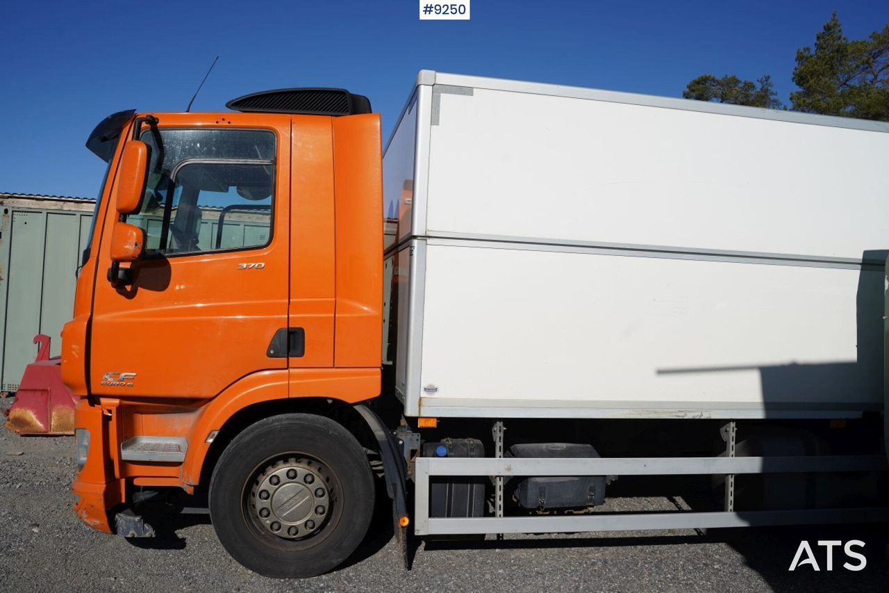 DAF CF 370Y Box truck, Height adjustable box - Kravas automašīna ar slēgto virsbūvi: foto 4 DAF CF 370Y Box truck, Height adjustable box - Kravas automašīna ar slēgto virsbūvi: foto 4