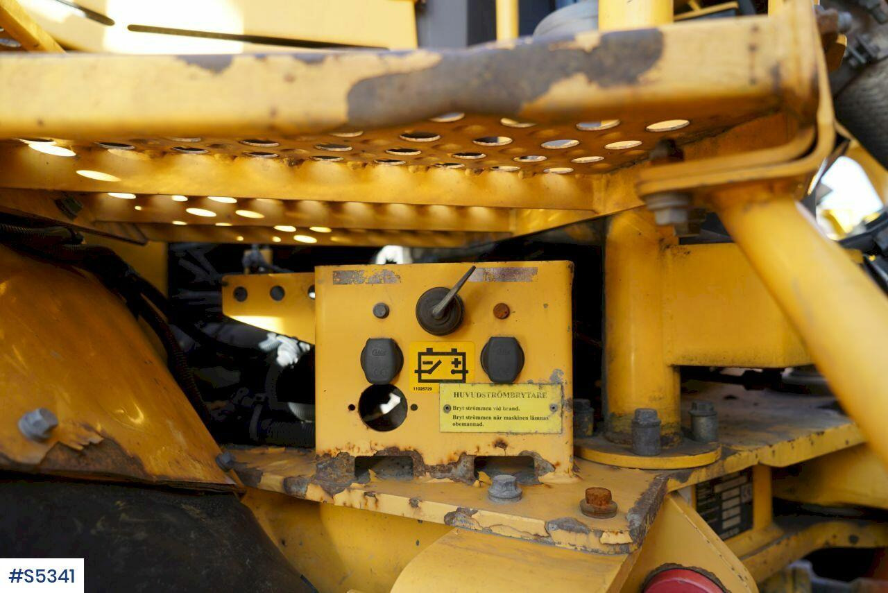 Bezceļu pašizgāzējs DUMPER Volvo A35D 6x6: foto 18