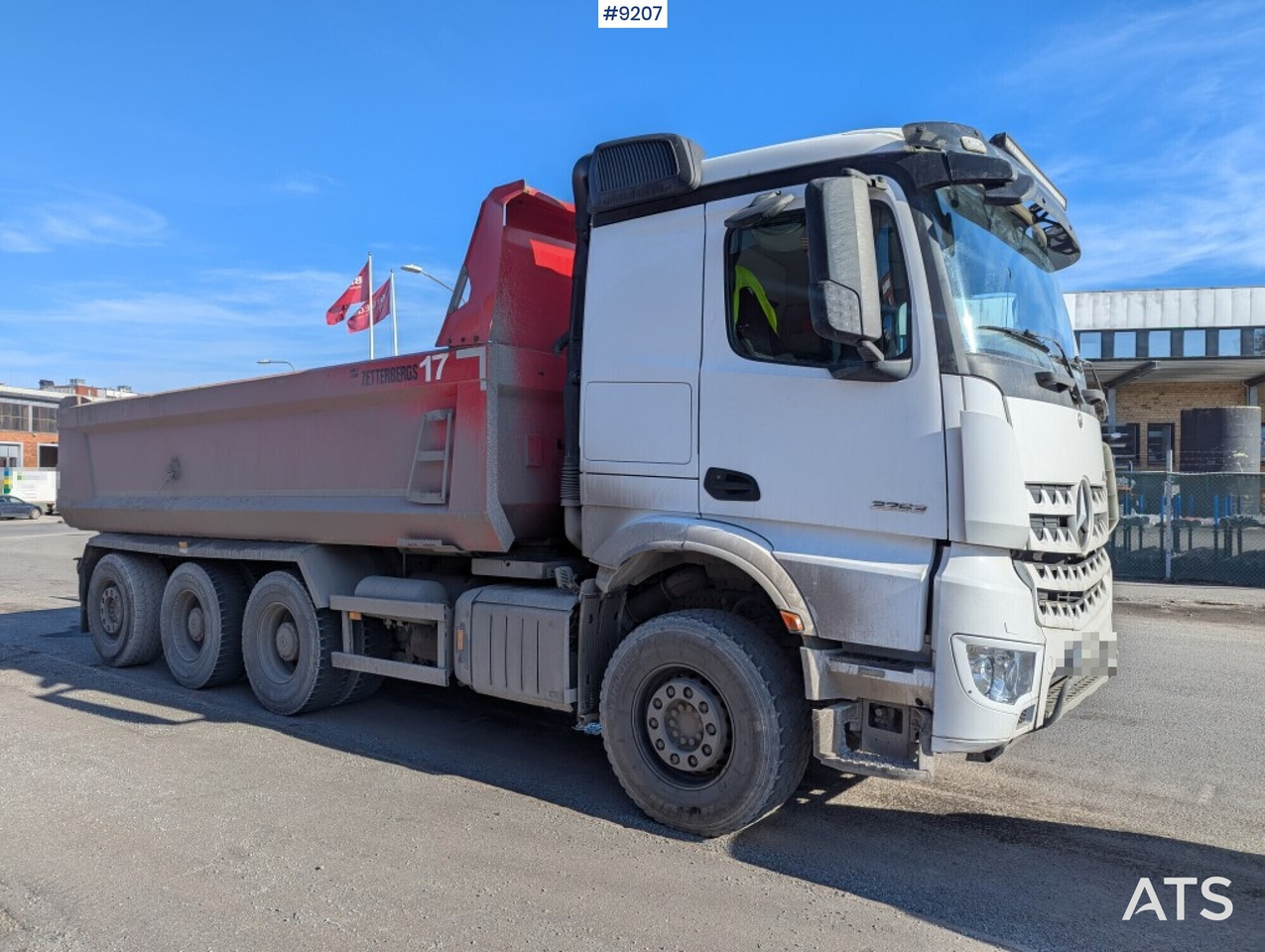 Dump / tipper truck Mercedes Benz Arocs 3253 8X4 - Kravas automašīna pašizgāzējs: foto 2 Dump / tipper truck Mercedes Benz Arocs 3253 8X4 - Kravas automašīna pašizgāzējs: foto 2