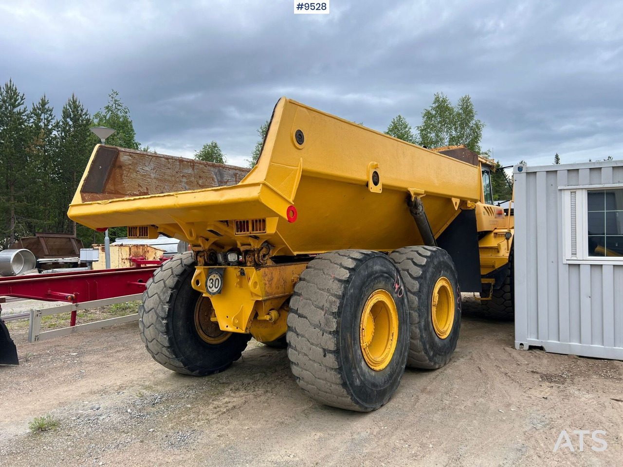 Dumper Volvo A25D 6X6 (SEE VIDEO) - Artikulētias pašizgāzējs: foto 4 Dumper Volvo A25D 6X6 (SEE VIDEO) - Artikulētias pašizgāzējs: foto 4