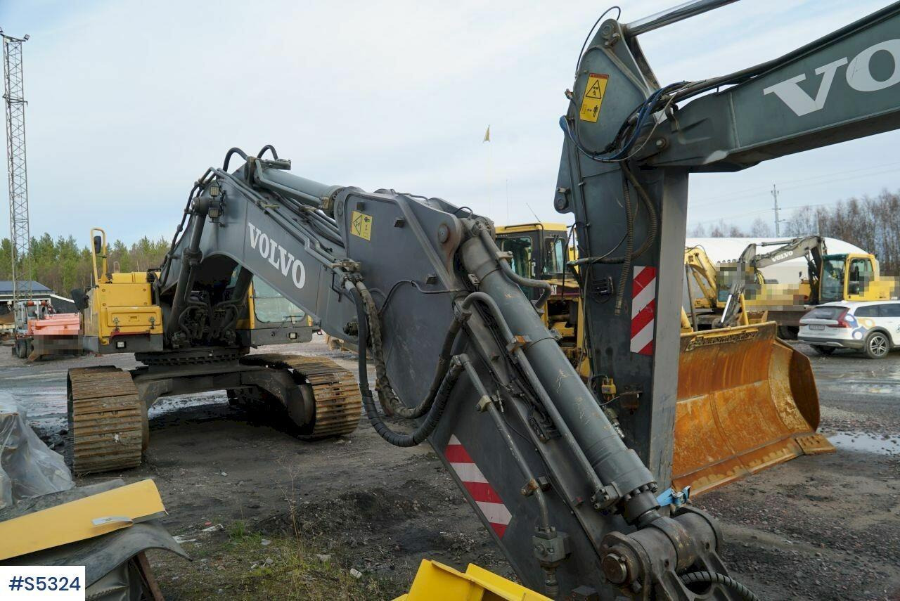 EXCAVATOR Volvo EC460BLC WITH BUCKET - Ekskavators: foto 4 EXCAVATOR Volvo EC460BLC WITH BUCKET - Ekskavators: foto 4