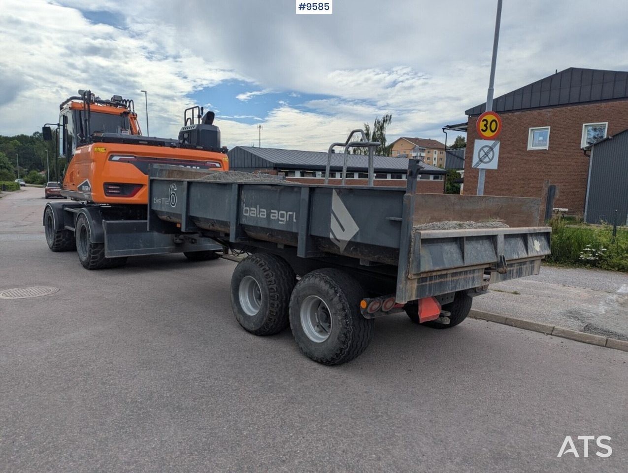 Excavator Doosan DX160W-7 with tipper (SEE VIDEO) - Riteņu ekskavators: foto 5 Excavator Doosan DX160W-7 with tipper (SEE VIDEO) - Riteņu ekskavators: foto 5