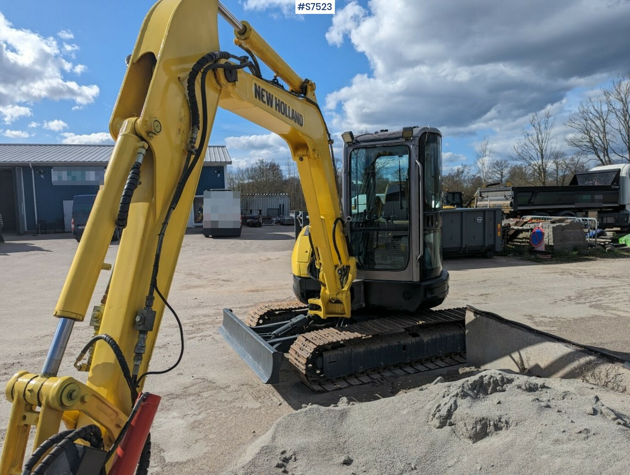 Excavator New Holland E502C with tilt bracket and bucket SEE VIDEO - Mini-ekskavators: foto 2 Excavator New Holland E502C with tilt bracket and bucket SEE VIDEO - Mini-ekskavators: foto 2