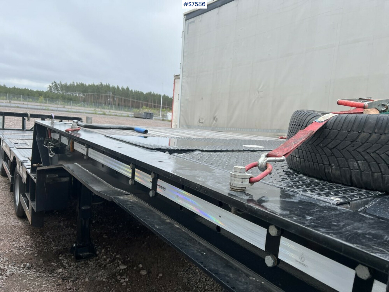 Faymonville Multimax Jumbotrailer - Puspiekabe zema profila platforma: foto 3 Faymonville Multimax Jumbotrailer - Puspiekabe zema profila platforma: foto 3