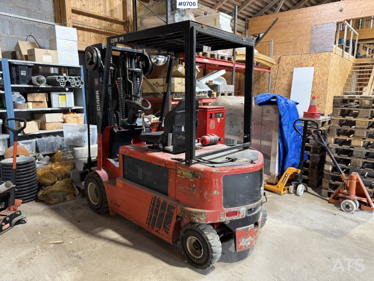 Forklift Clark CEM 25 - Elektroiekrāvējs: foto 2 Forklift Clark CEM 25 - Elektroiekrāvējs: foto 2
