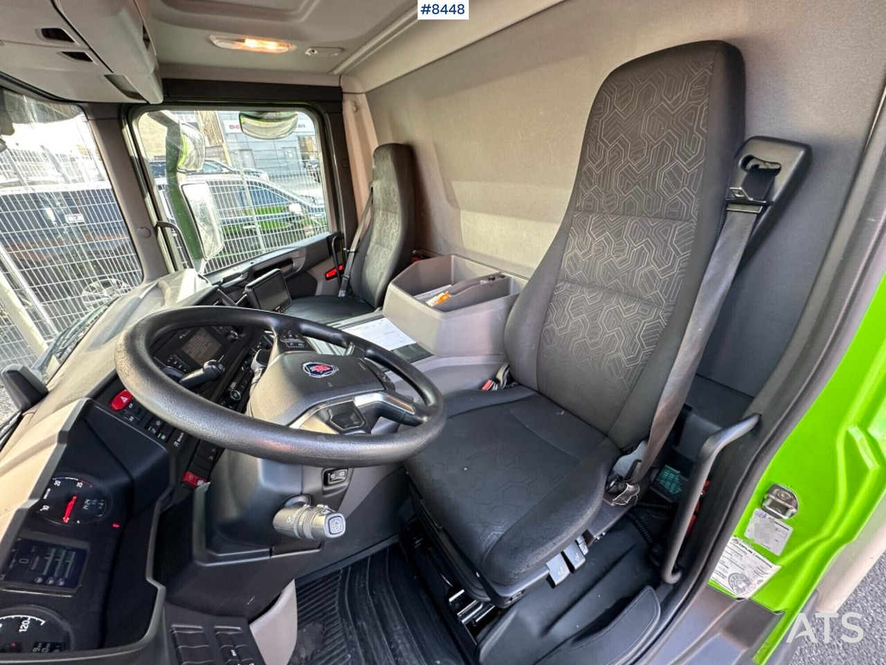 Gas powered Box Truck Scania P280 - Kravas automašīna ar slēgto virsbūvi: foto 4 Gas powered Box Truck Scania P280 - Kravas automašīna ar slēgto virsbūvi: foto 4