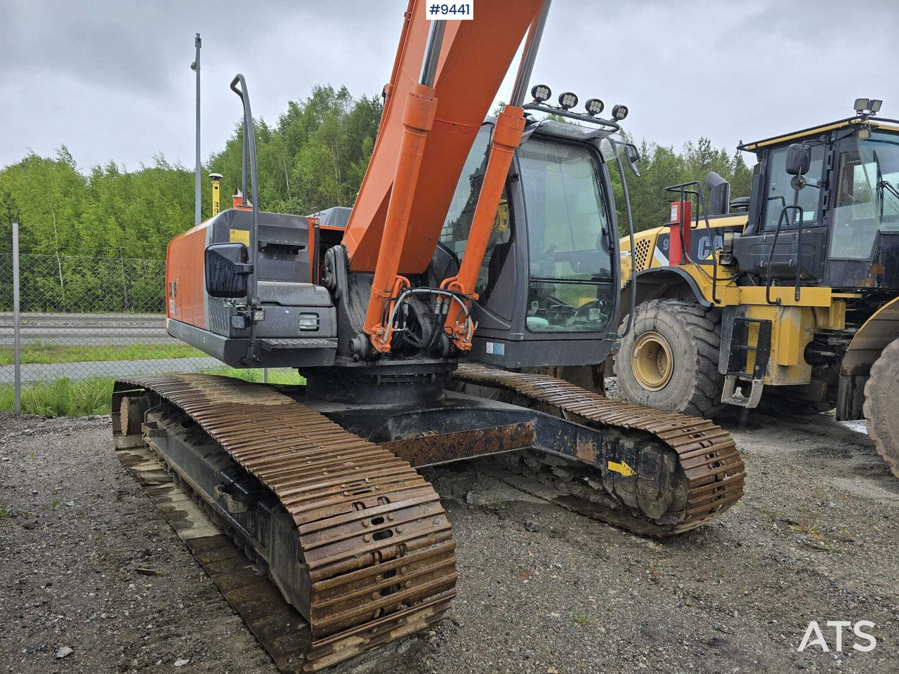Hitachi ZX 250 LC-3 - Kāpurķēžu ekskavators: foto 2 Hitachi ZX 250 LC-3 - Kāpurķēžu ekskavators: foto 2