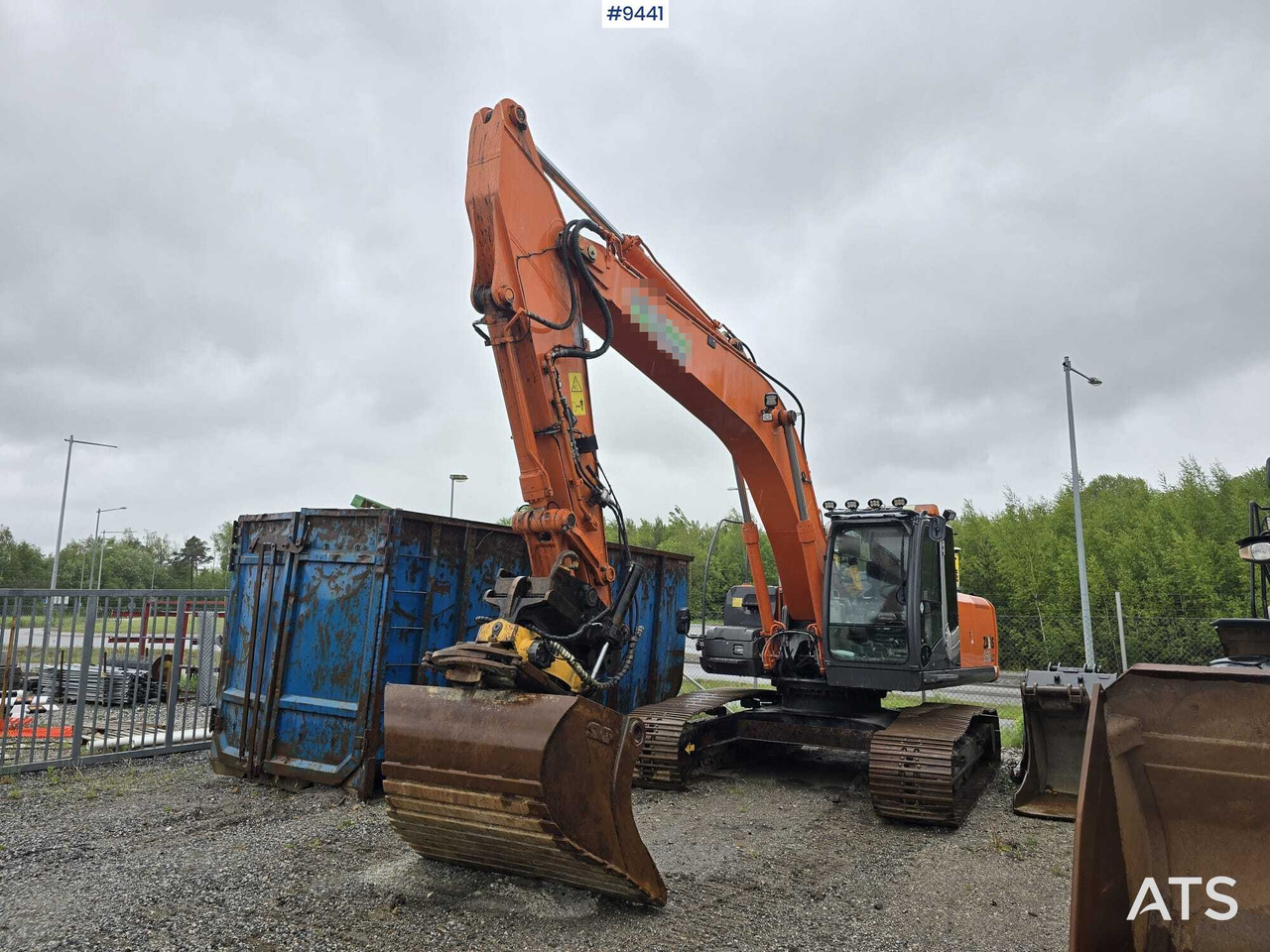 Hitachi ZX 250 LC-3 - Kāpurķēžu ekskavators: foto 1 Hitachi ZX 250 LC-3 - Kāpurķēžu ekskavators: foto 1