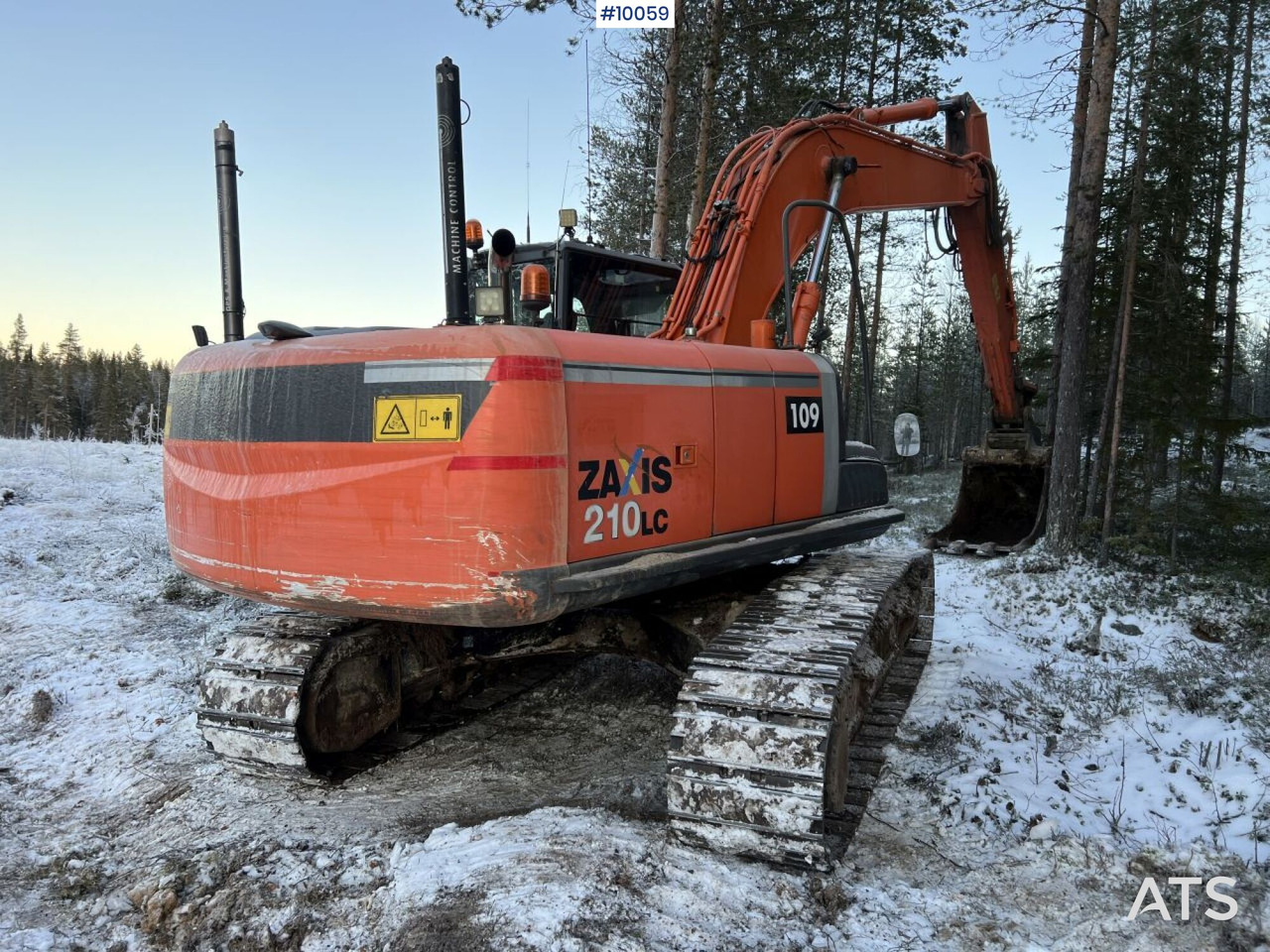 Hitachi ZX210LC-3 Excavator with rotor and tooth bucket - Kāpurķēžu ekskavators: foto 4 Hitachi ZX210LC-3 Excavator with rotor and tooth bucket - Kāpurķēžu ekskavators: foto 4