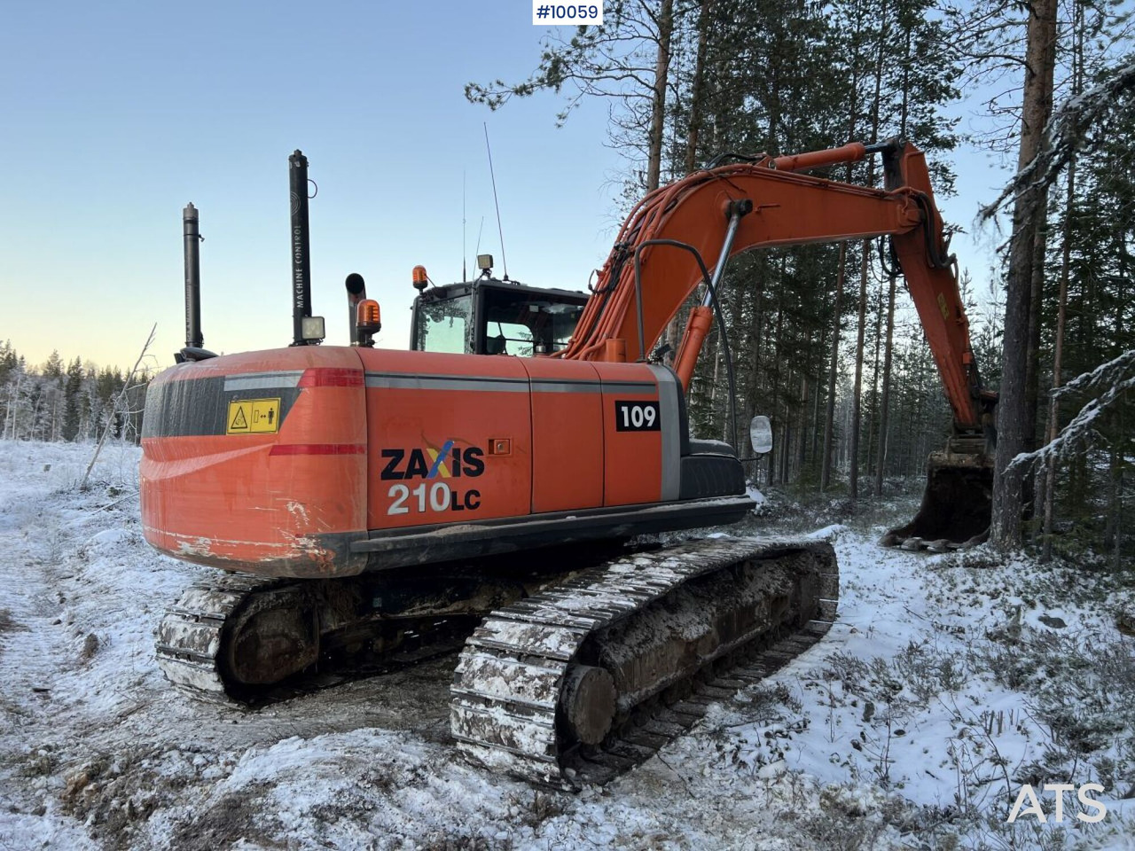 Hitachi ZX210LC-3 Excavator with rotor and tooth bucket - Kāpurķēžu ekskavators: foto 5 Hitachi ZX210LC-3 Excavator with rotor and tooth bucket - Kāpurķēžu ekskavators: foto 5
