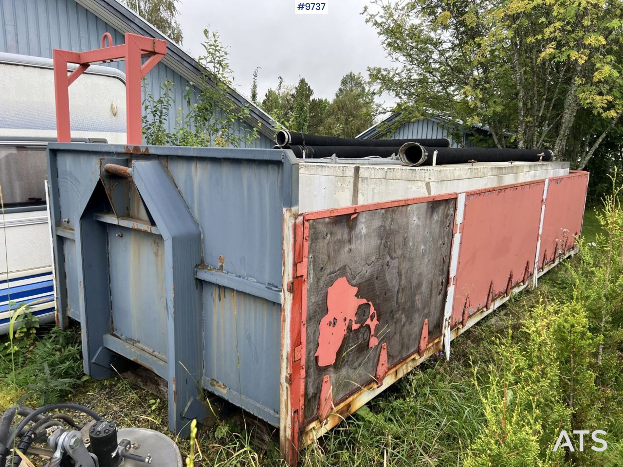 Hooklift dump body with water tank - Huka konteiners: foto 1 Hooklift dump body with water tank - Huka konteiners: foto 1