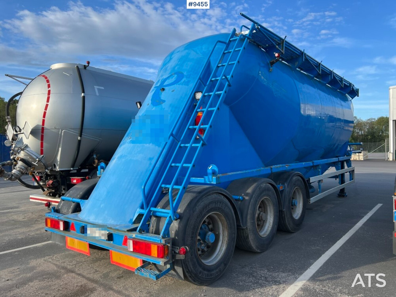 INTERCONSULT Bulk trailer - Silosa puspiekabe: foto 3 INTERCONSULT Bulk trailer - Silosa puspiekabe: foto 3