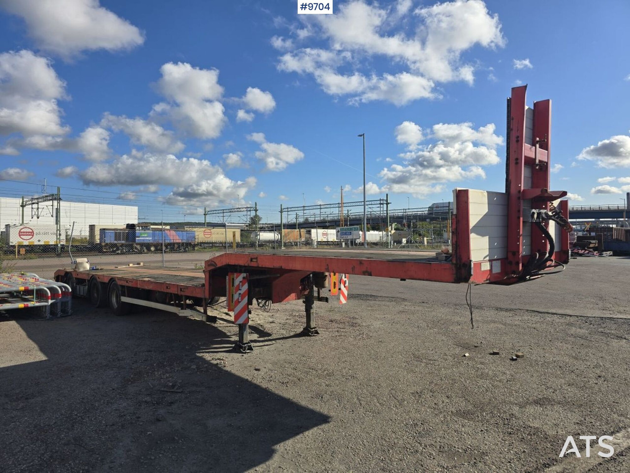 Jumbotrailer HRD NTG - Puspiekabe zema profila platforma: foto 1 Jumbotrailer HRD NTG - Puspiekabe zema profila platforma: foto 1