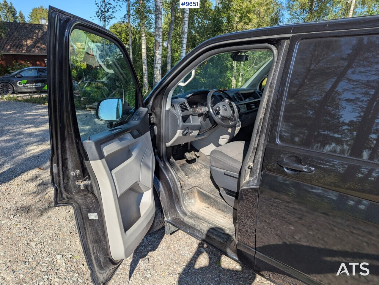 VW Transporter workshop fittings, double sliding doors - Komunālā/ Specializētā tehnika: foto 3 VW Transporter workshop fittings, double sliding doors - Komunālā/ Specializētā tehnika: foto 3